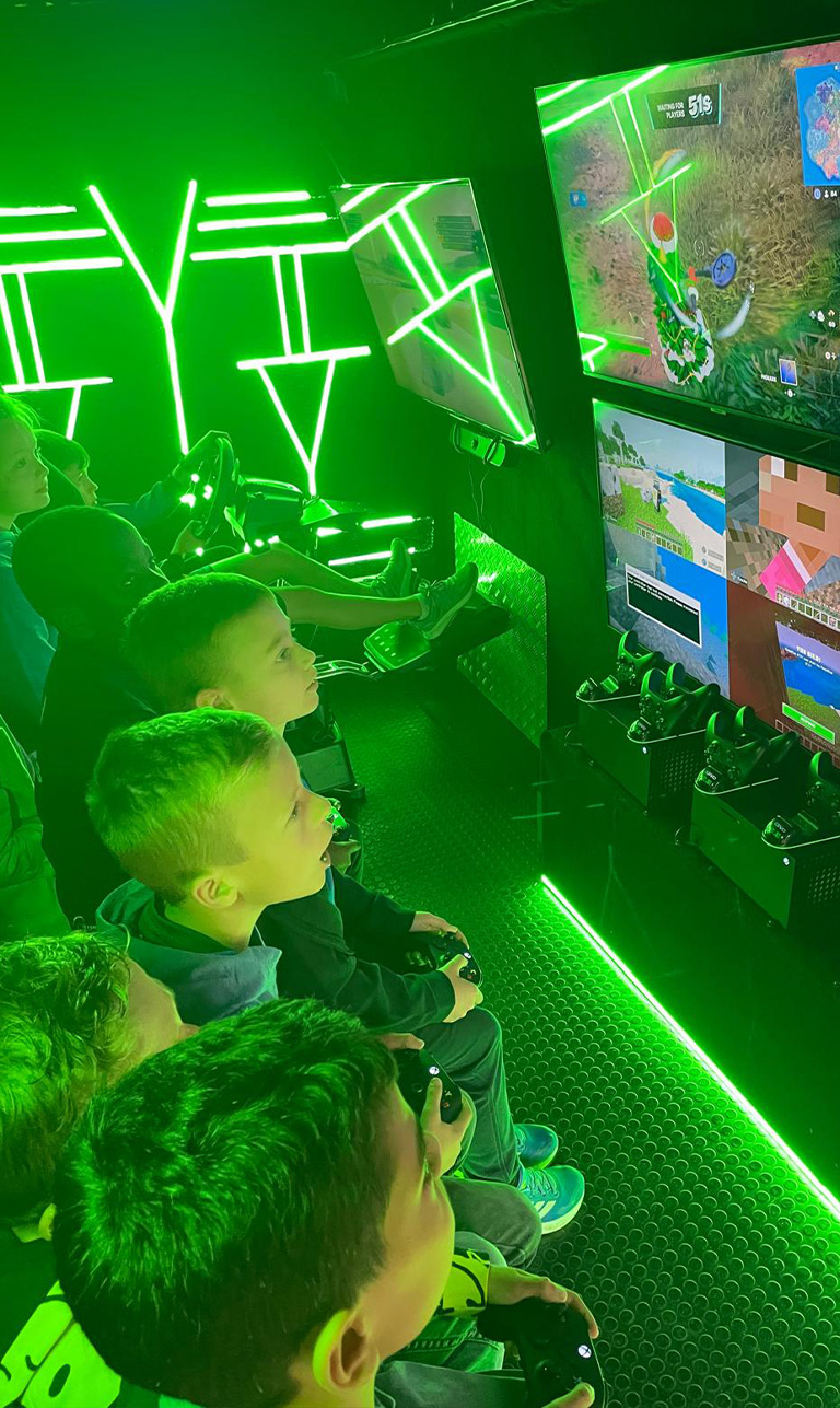 Gamerz Mega Bus